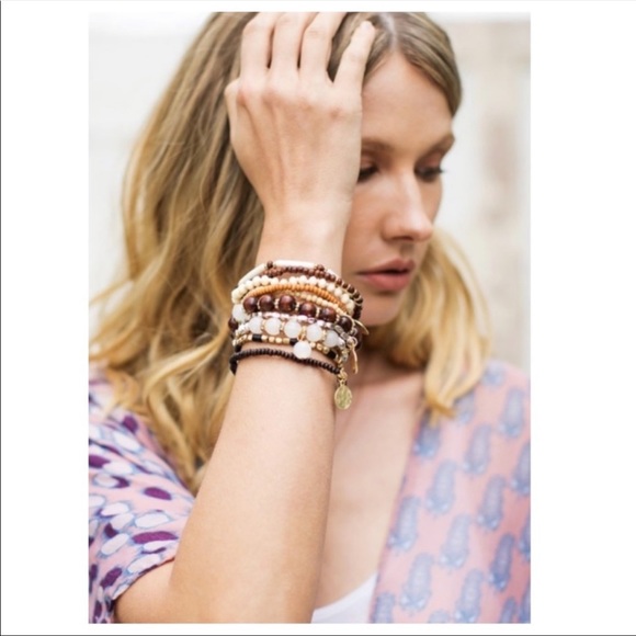 NWT LAYERED BRACELET SET - Picture 4 of 8